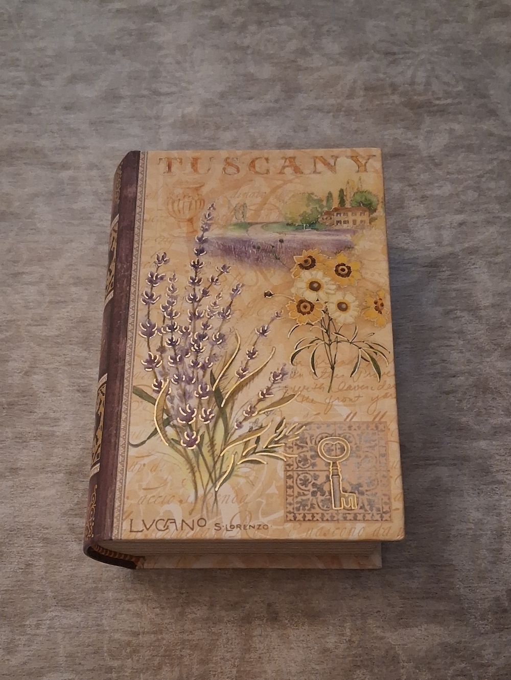 Punch Studio Tuscany Small Book Box with Lavender Soap (67362)